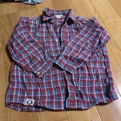 e．a. B赤と青のチェック柄長袖シャツ
