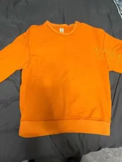 オレンジ スウェット 左袖刺繍