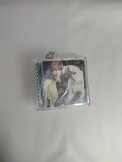 ルセラフィムユンジンキーホルダー