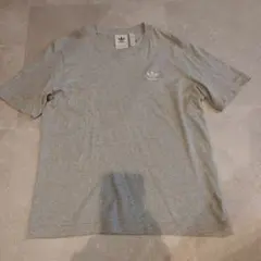 新品未使用　アディダスadidas グレー 半袖Tシャツ XS