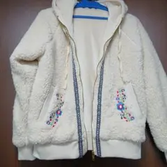 スカラーフリースジャケット フード付き クリーム色