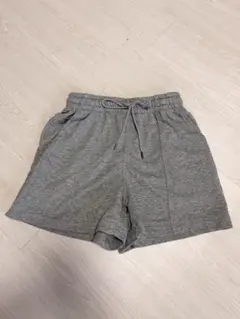 GU グレー Sサイズ ショートパンツ