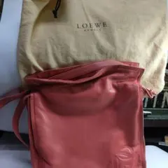 LOEWE ピンク レザー ショルダーバッグ 家族のものです 宜しくです
