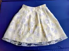 ハニーズ 花柄 フレアスカート チュール オフホワイト ローズ柄 Mのサムネイル