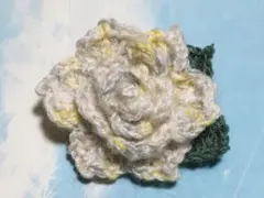 ブローチ　かぎ針編み　花モチーフ　手編み　かぎ編み　毛糸　ハンドメイド