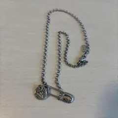 Vivienne Westwood安全ピンネックレス