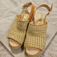 ベージュ アンクルストラップ ウェッジサンダル　M