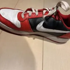 Nike レッド/ホワイト/ブラック スニーカー