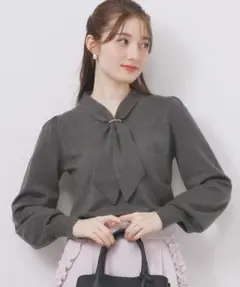 ゴールドパーツ付きボウタイニット【洗濯機OK】