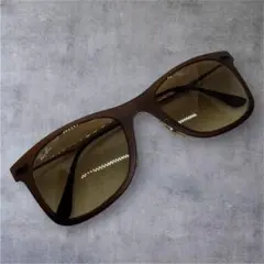 美品 レイバン サングラス ブラウンフレーム RB4210