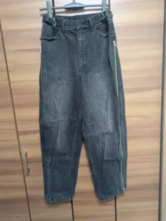 GRANCYデニムパンツ ダメージ加工 ジップディテール - メルカリ