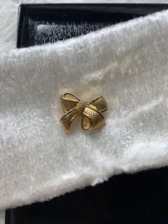 週末セールレア 美品 Diorブローチ　可愛い　リボン