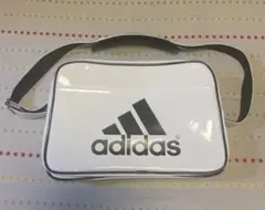 adidas エナメルバッグ　ボストンバッグ