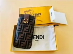 FENDI ズッカ柄 フォンケース ショルダー　フェンディ　スマホバッグ　携帯のサムネイル