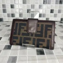 美品 FENDI フェンディ 財布 二つ折り財布のサムネイル