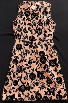 And Couture アンドクチュール 黒バラ？上品な花柄ワンピースMタグあり