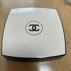 CHANEL LES BEIGES N°20 パウダーファンデーション