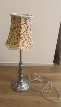 花柄シェード テーブルライト インテリア