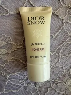 ︎ディオールスノーUVシールドトーンアップ50+