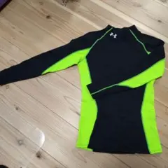 【美品】Under Armour 長袖トップス ブラック/ライムグリーン