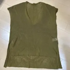 オリーブ色 Vネック リブ編み ベスト
