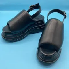 新品未使用✨MURUA ムルーア サイズ22.5cmサンダル 厚底 黒