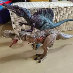 スピノサウルスとティラノサウルス フィギュアセット
