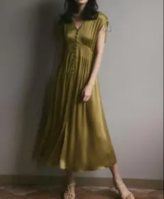 FRAY I.D サテンタックフレアワンピース