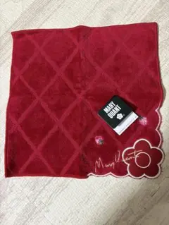 新品　タグ付き　MARY QUANT タオルハンカチ レッド いちご刺繍　人気のサムネイル