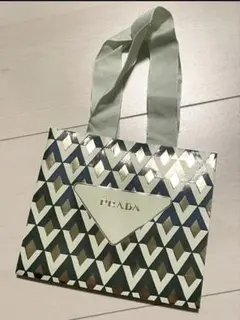 Item thumbnail for item 98eb3454-3eb1-4409-b49e-382716efaf8f