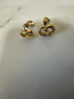 クリスチャン　ディオール　CD ロゴ ラインストーン　ゴールドデザインイヤリング