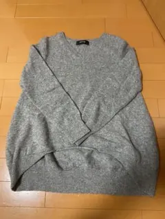 zucca グレー Vネックセーター　毛100% ニット　最終値下‼️