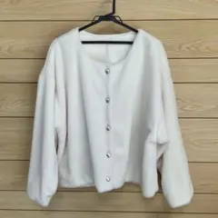 ホワイト ノーカラージャケット フリース風