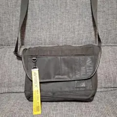 AVIREX ブラック ショルダーバッグ