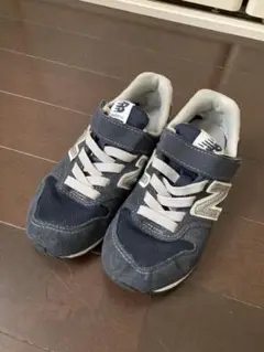 new balance ネイビー スニーカー　17cm