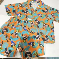 ミッキー グーフィー 半袖シャツとショートパンツセット　110