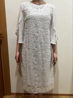 ホワイトレースロングドレス フレアスリーブ