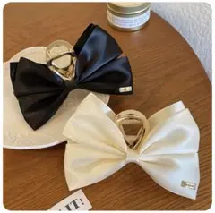 【新品未使用2点セット】サテンリボンヘアクリップ 2個セット (黒・白)