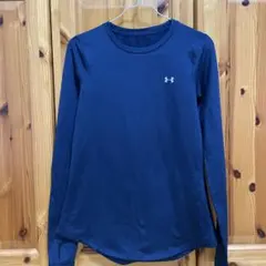 Under Armour ネイビー 長袖 トップス　Mサイズ