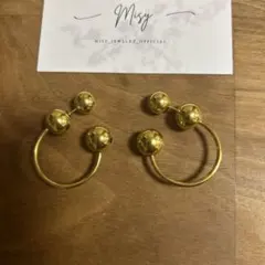 MISY ゴールドカラー ボールピアス