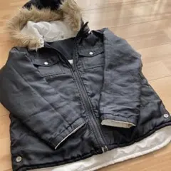 ファー付きフードのダウンコート