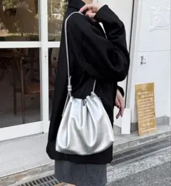 LE MORE ワンハンドルギャザーショルダーバッグ シルバー