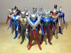 ウルトラマンゼロ関連 12体まとめ【ウルトラマン ソフビ】のサムネイル