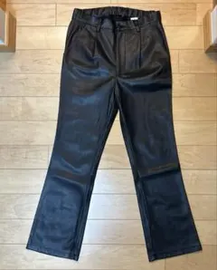 SUGGESTION ブーツカット フェイクレザーパンツ［L］