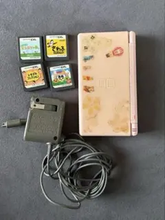 ニンテンドーDS Lite本体とソフト4本まとめ売り