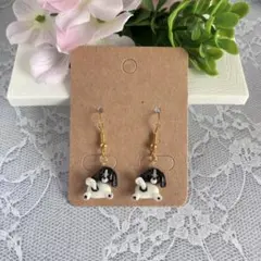 しっぽゆらゆら♡天然石 立体 ぶち猫風 にゃんこ ピアス/イヤリング