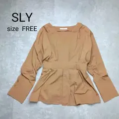 SLY スライ ウエストギャザー Vネックブラウス ベージュのサムネイル
