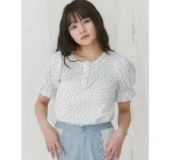 merry jenny 小花柄パフスリーブTee ブルー