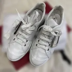 ロジェヴィヴィエ　ROGER VIVIER ホワイト スニーカー　23.5のサムネイル