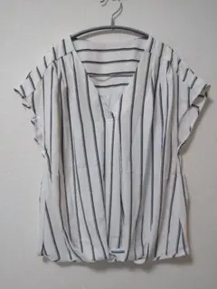 イング INGNI ストライプデザイン Vネック半袖シャツ